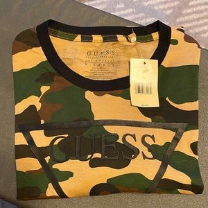 Never worn GUESS t-shirt
